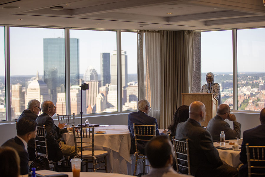 Student gives presentation at BEST Boston event.